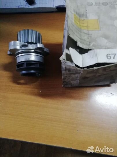Продам помпу VAG оригинал