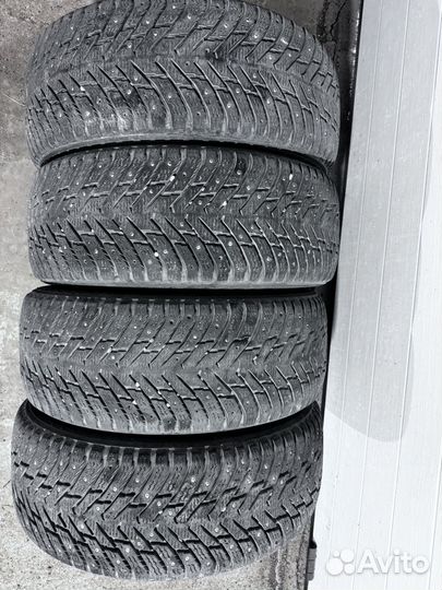 Nokian Tyres Hakkapeliitta 8 215/55 R17