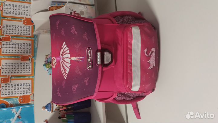 Отдам рюкзак школьный для девочки