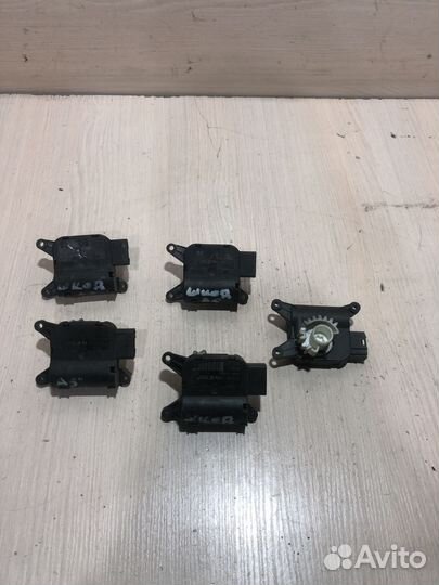 Моторчик заслонки печки Шкода Октавия А5