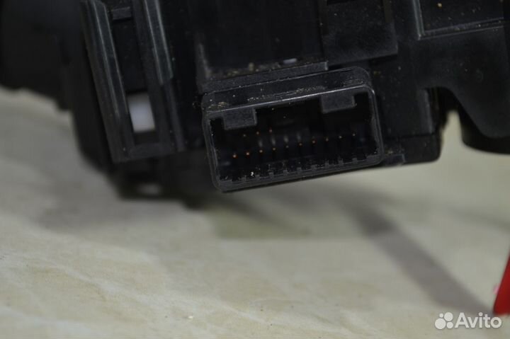 Переключатель поворотников Toyota Camry 50