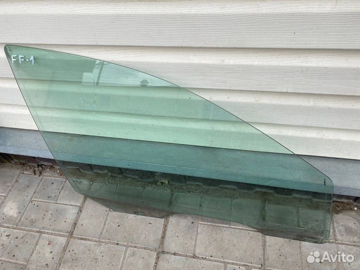 Стекло дверное переднее правое Ford Focus 1