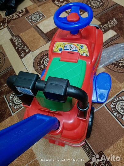 Детская машинка каталка с ручкой