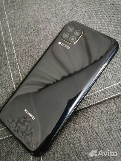 Телефон Huawei p40 lite 6/128