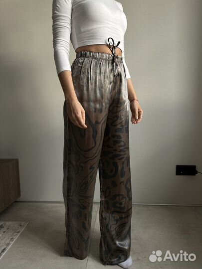 Брюки палаццо из легкой ткани