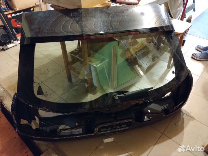 Задняя дверь BMW i3