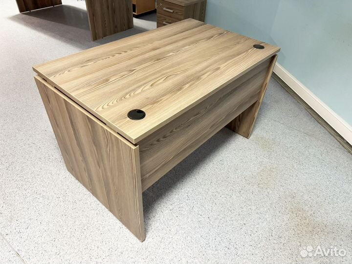 Офисные столы