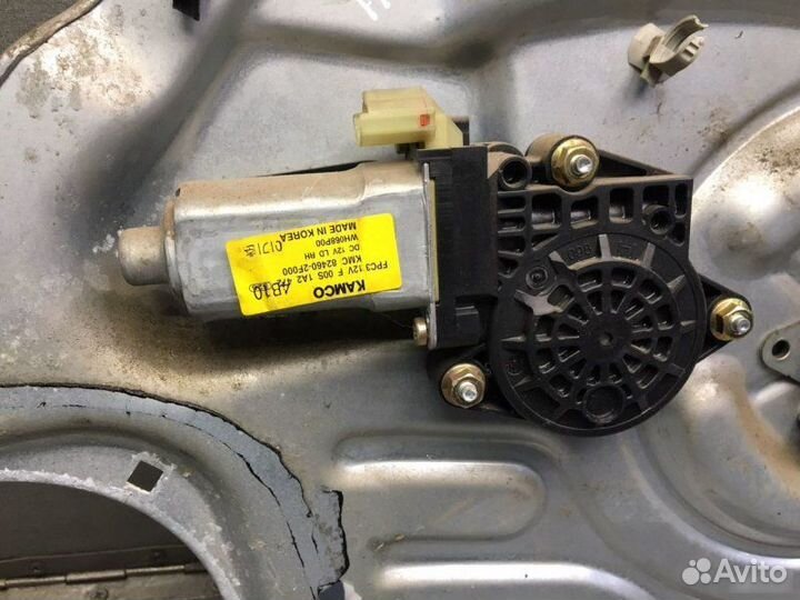 Стеклоподъемник передний правый Kia Cerato 1 седан