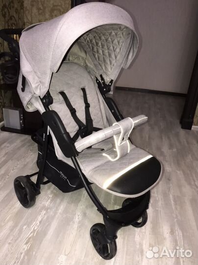 Прогулочная коляска mowbaby