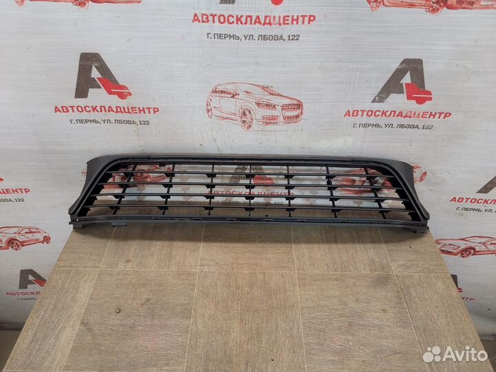 Решётка в бампер Renault Logan с 2018 года