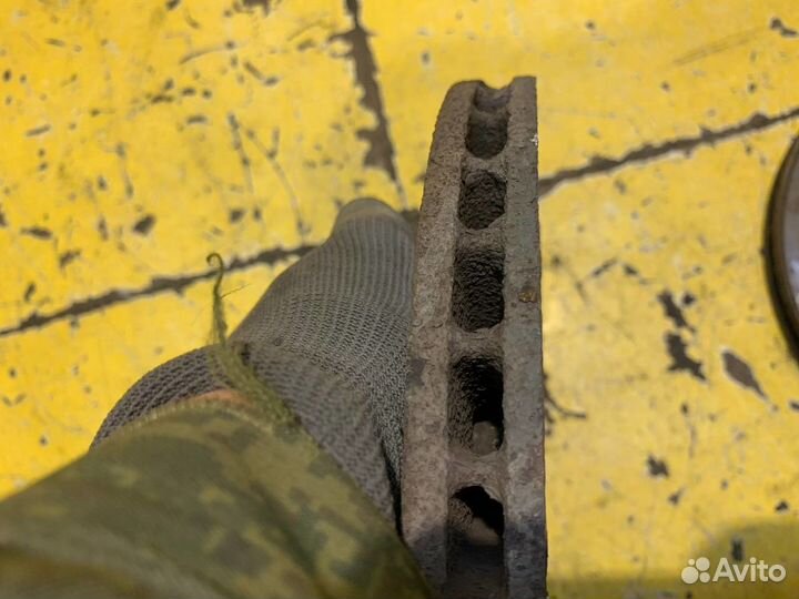 Диск тормозной передний Kia Spectra 2002–2011