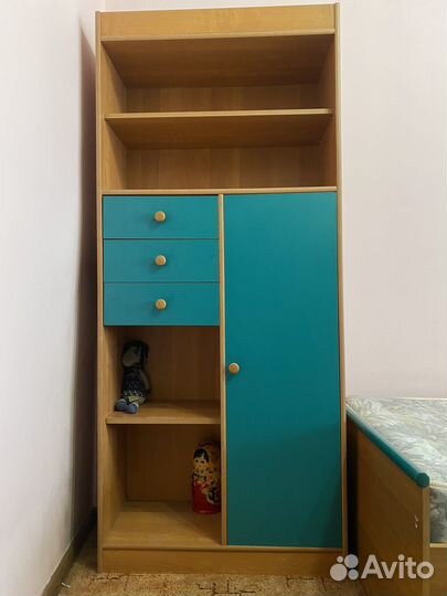 Комплект мебели в детскую