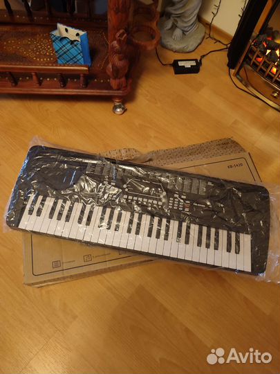 Синтезатор Tesler kb-5420