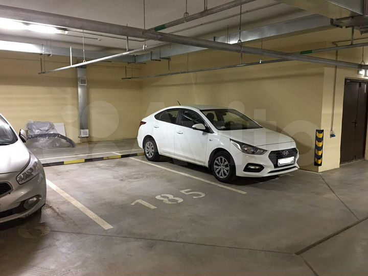 Машиноместо, 14 м²