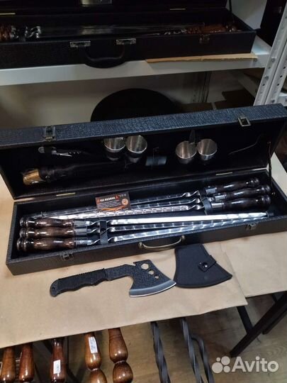 Подарочный набор шампуров в кейсе с топориком