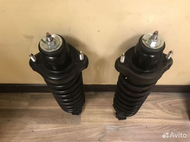 Задние Амортизаторы Mitsubishi Outlander 3