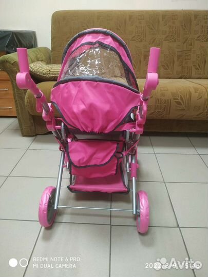 Кукольная коляска для куклы