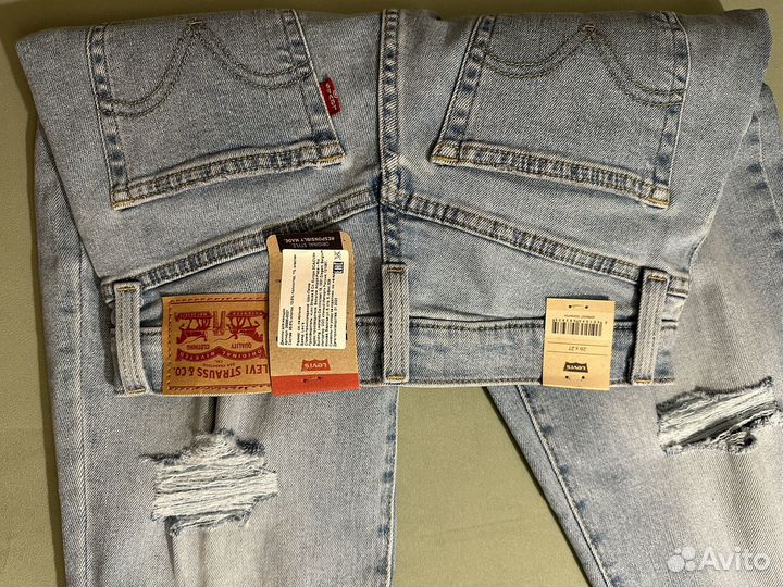 Джинсы Levis женские