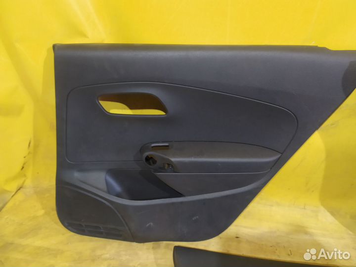 Обшивка двери VW Polo 5 Фольксваген поло 11-20