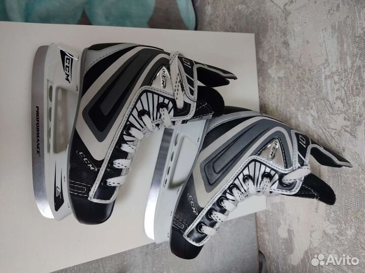 Хоккейные коньки ccm, 30 размер