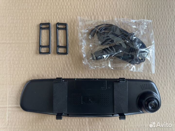 Зеркало заднего вида с регистратором