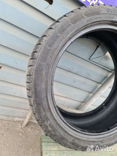 Triangle Snowlink TWT02 235/45 R18 98R