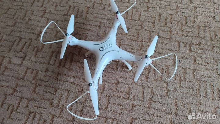 Квадрокоптер с камерой