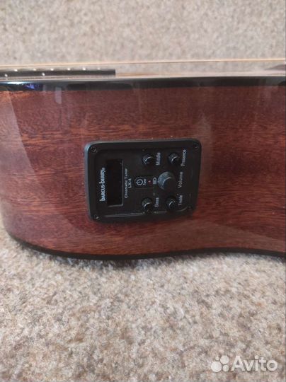 Гитара Washburn