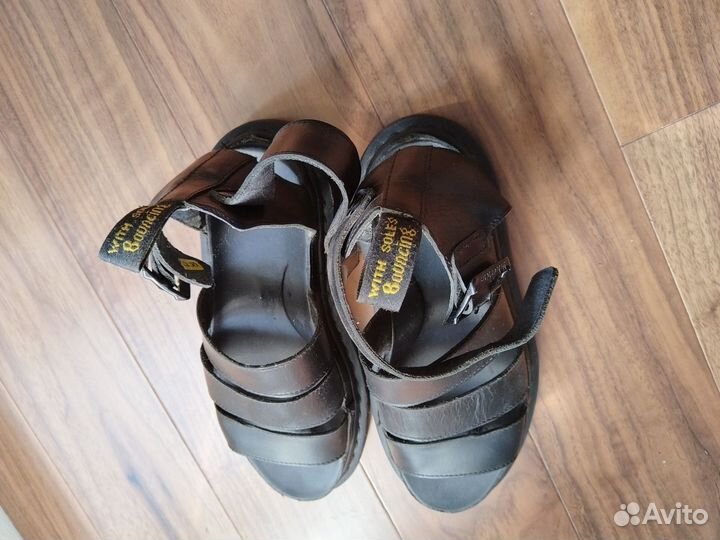 Сандалии Dr. Martens