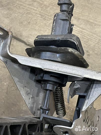 Педаль сцепления с цилиндром Ford Focus 2