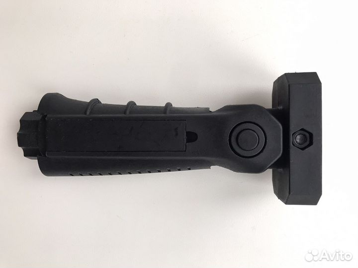 Рукоятка на пикатини