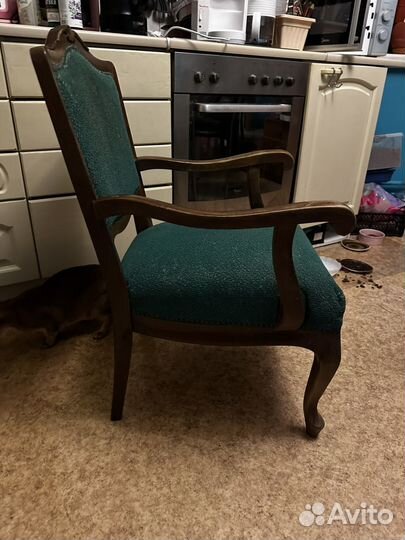 Старинные кресла