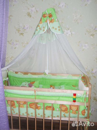 Детская кроватка