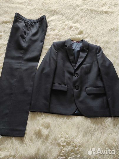 Школьный костюм для мальчика 128 серый