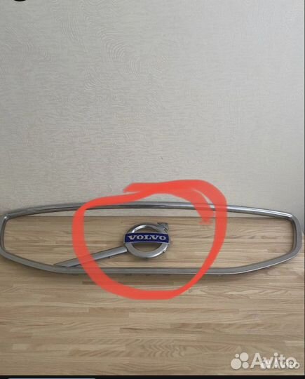 Решетка радиатора volvo s60