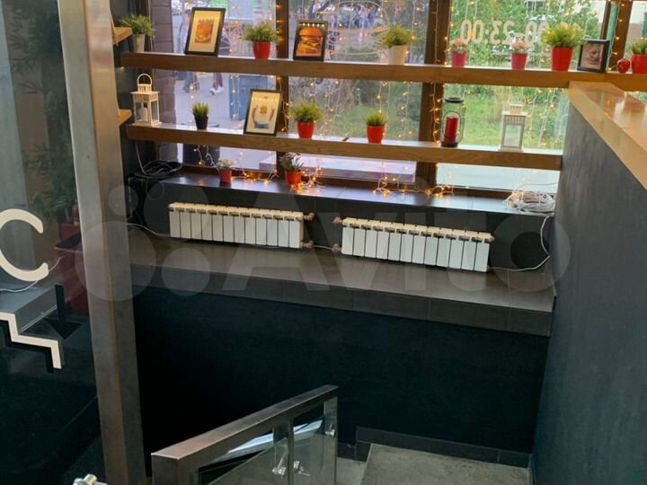 Продам торговое помещение, 484 м²