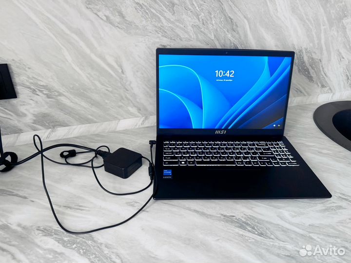 Продам ноутбук MSI B11M