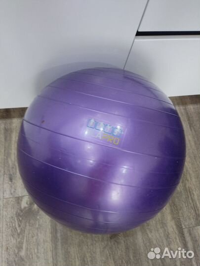 Гимнастический мяч фитбол