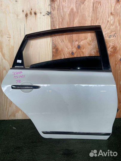 Задняя правая дверь Nissan Teana j32