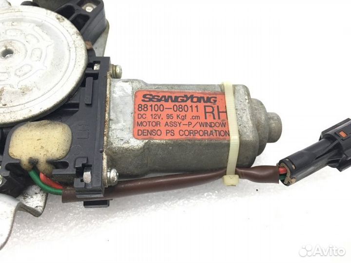 Стеклоподьемник передний правый Ssangyong Rexton