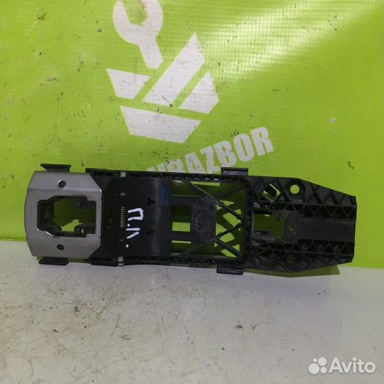 Кронштейн ручки Фольксваген Поло седан рус