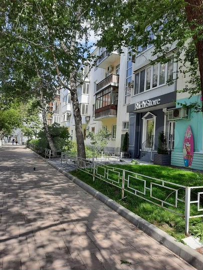 3-к. квартира, 50 м², 1/4 эт.