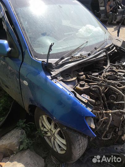 Запчасти на mazda demio