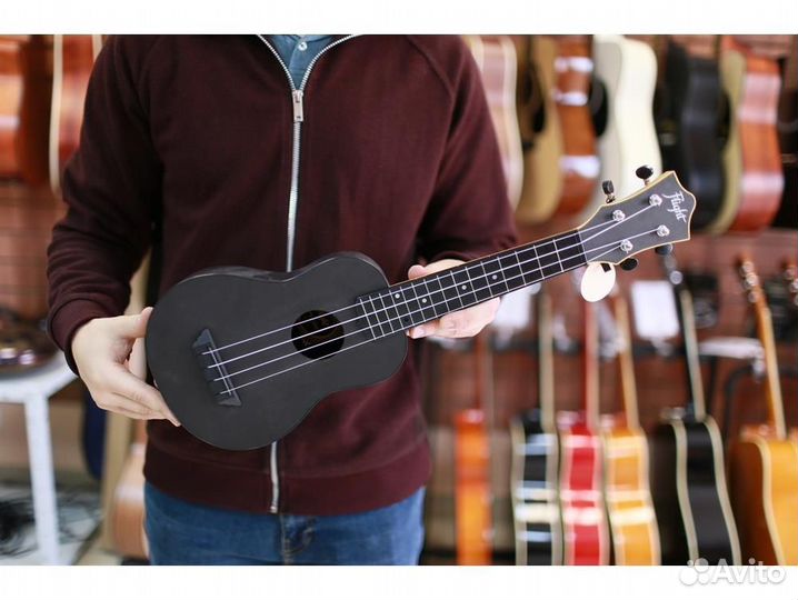 Flight TUS-35E BK с подключением с чехлом укулеле