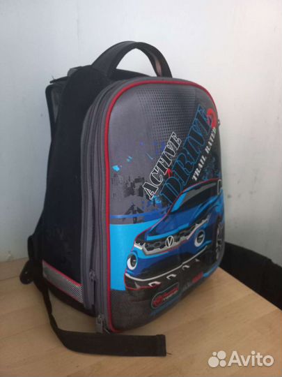 Школьный ранец Hummingbird для начальных классов