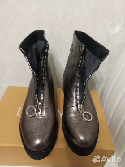 Ботинки женские