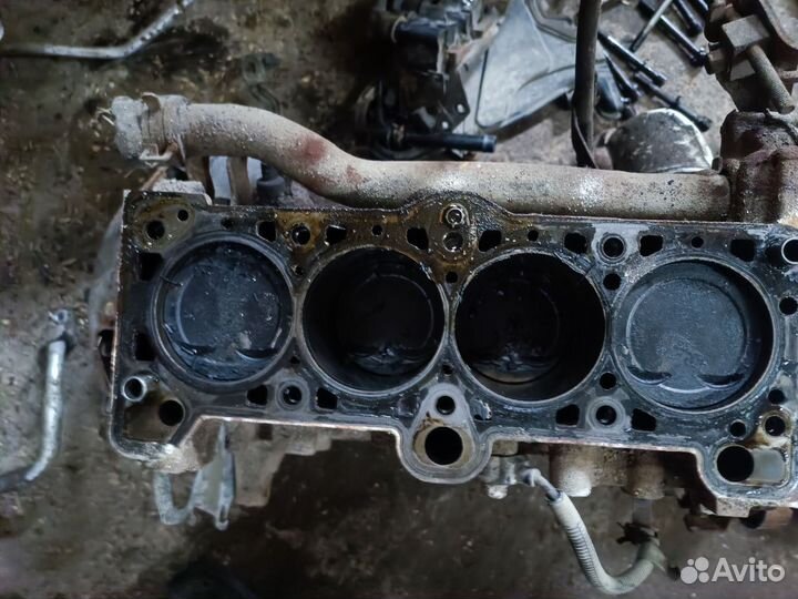 Коленвал с поршнями на G4ED Hyundai matrix