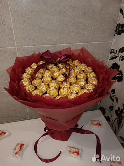 Съедобный букет из конфет Ferrero Rocher