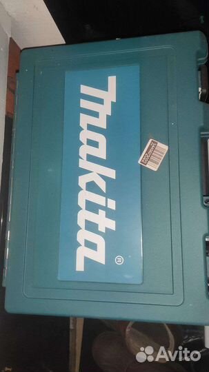 Перфоратор Makita hr2470x19