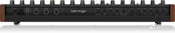 Аналоговый синтезатор Behringer monopoly